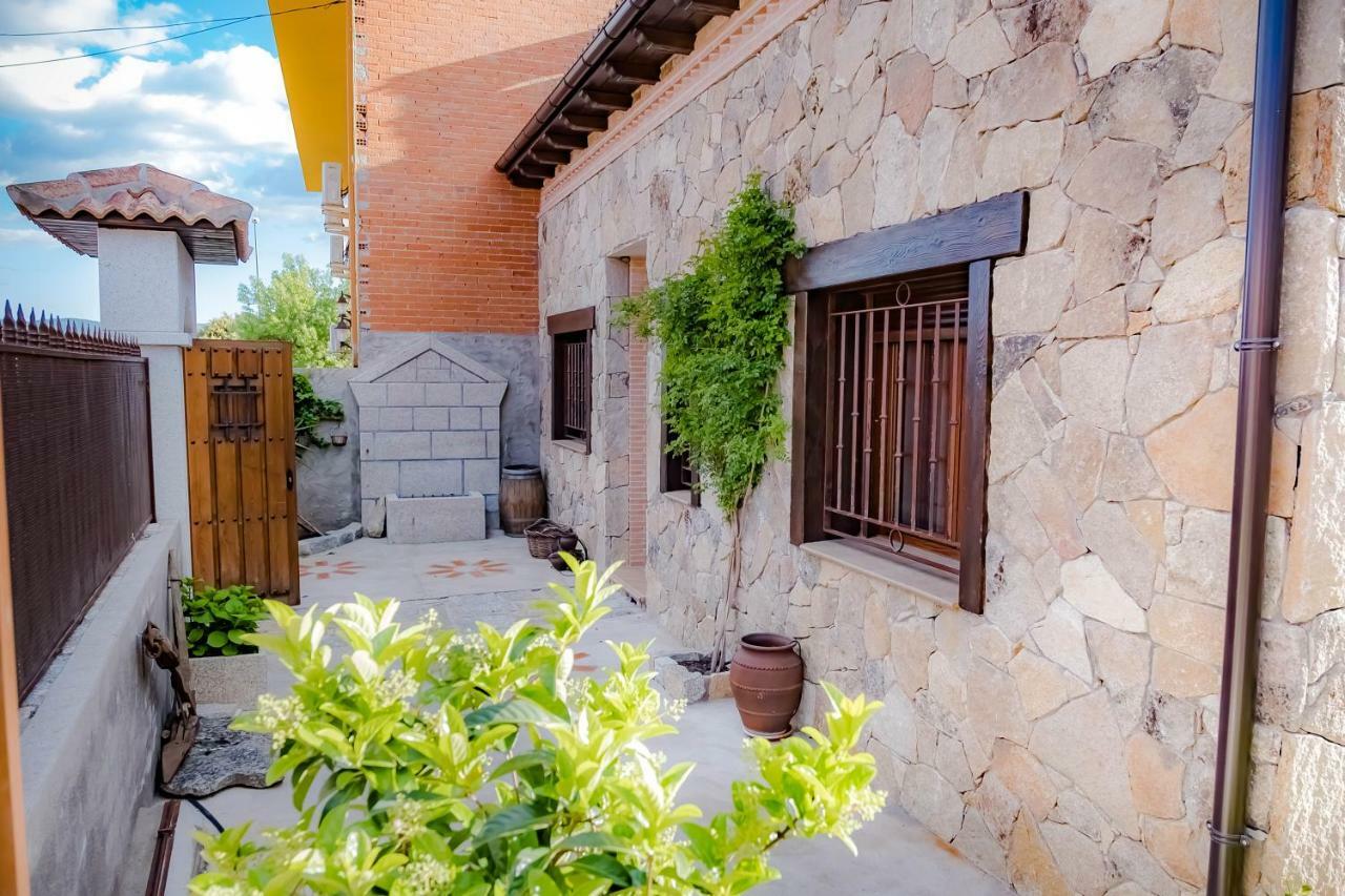 Casa Los 5 Canos Sotillo de la Adrada Exterior photo